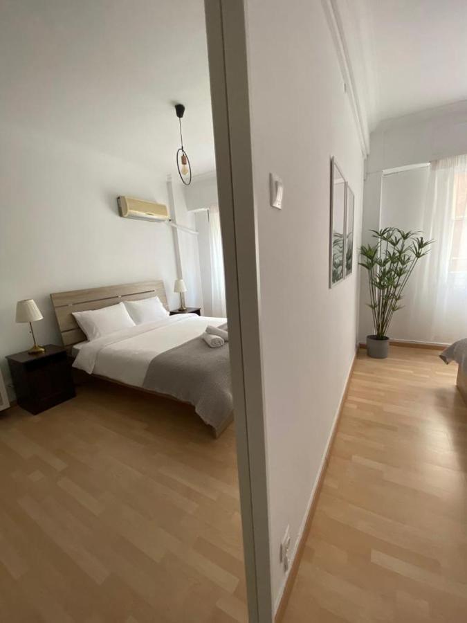 Lovely Apartment In The Heart Of Афины Экстерьер фото