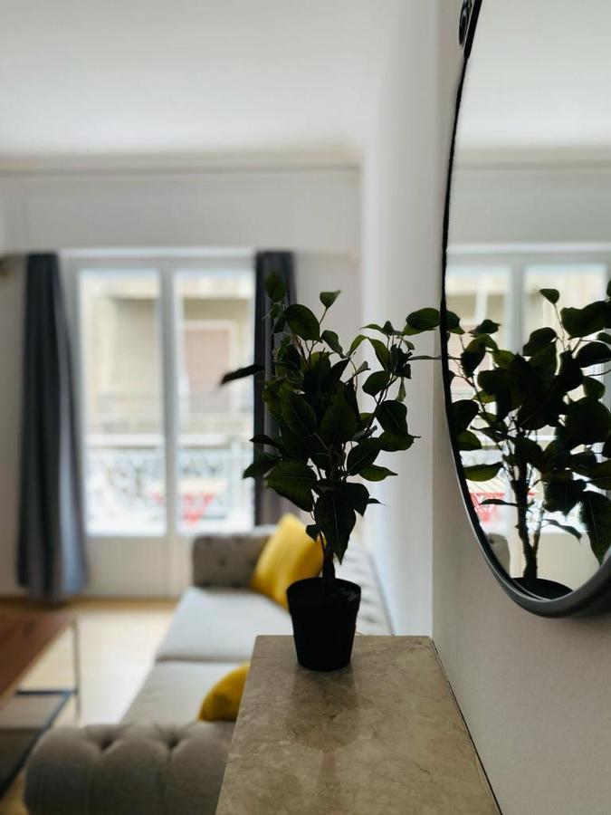 Lovely Apartment In The Heart Of Афины Экстерьер фото