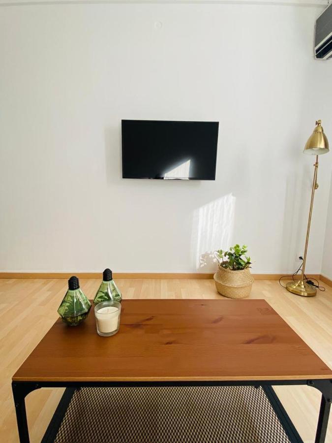 Lovely Apartment In The Heart Of Афины Экстерьер фото